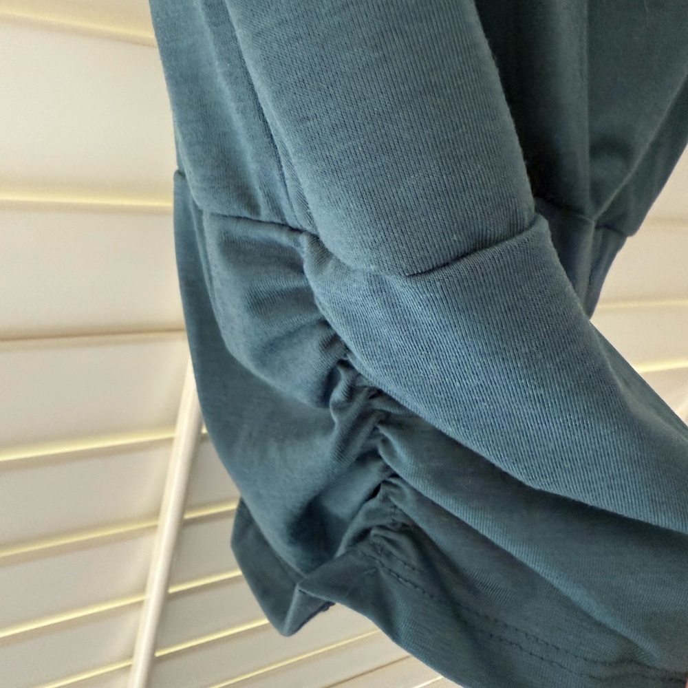 Charlotte Russe Teal Sleeveless Wrap Top - Picture 2 of 4
